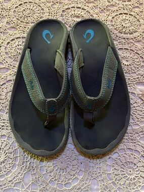 Olukai Ohana Thong Sandals Kids Youth Sz 4.5 (EU 36.5) Charcoal & Blue Unisex
